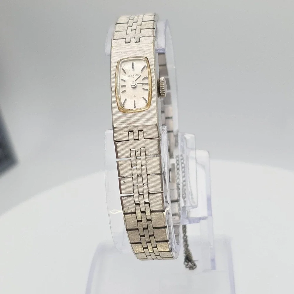 Vtg‎ SEIKO Ladies Watch 1520-3339 Manual Wind Analog Silver Tone Band Dainty